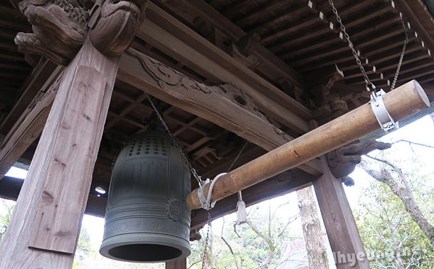 Temple bell was rung.