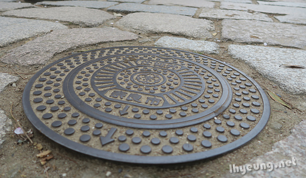 Nara manholes.