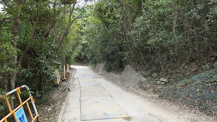 Boring path towards Big Wave Beach.