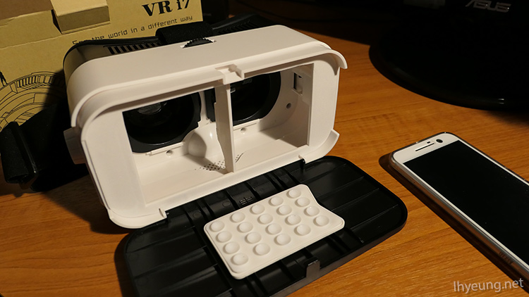 You need lenses for VR on a phone to work.