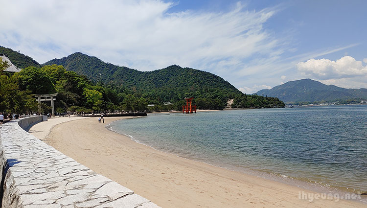 Very scenic shore.