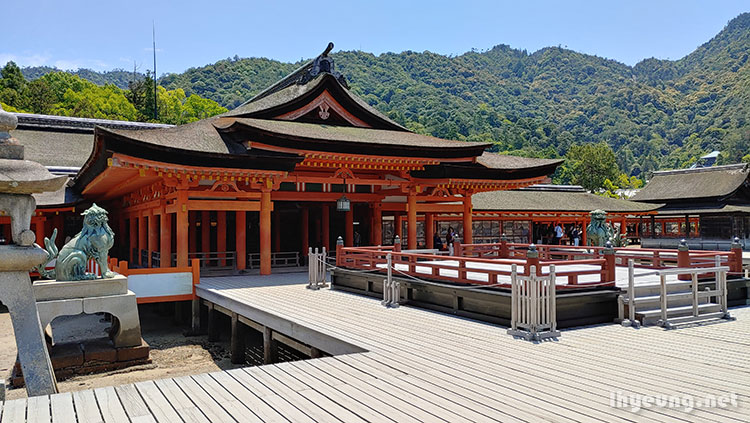 Miyajima/Itsukushima Shrine