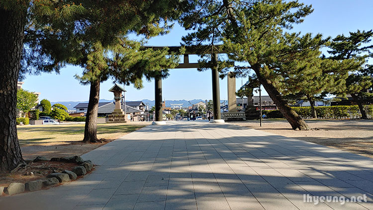 Stone Torii gate in the distance.