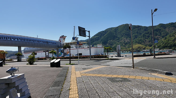Even the ships are Kitaro themed. Even the ships are Kitaro themed.