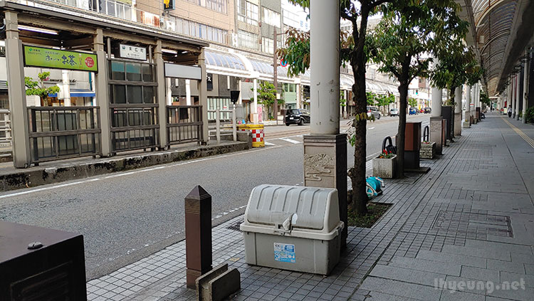 Streets of Takaoka with pillar engravings. Streets of Takaoka with pillar engravings.